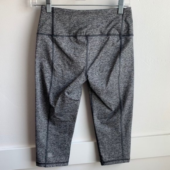 Victoria's Secret Sport Gray Cropped Leggings - Picture 3 of 8